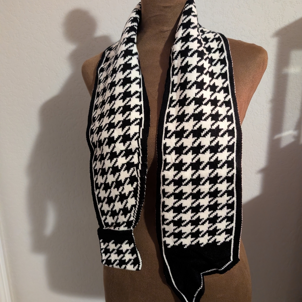 New! Black and White Houndstooth Scarf OS